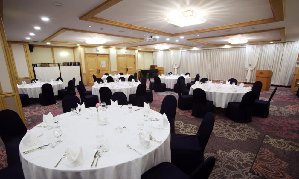 Admiral Hotel Kodzse Kültér fotó
