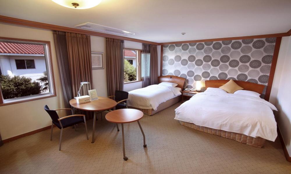 Admiral Hotel Kodzse Kültér fotó