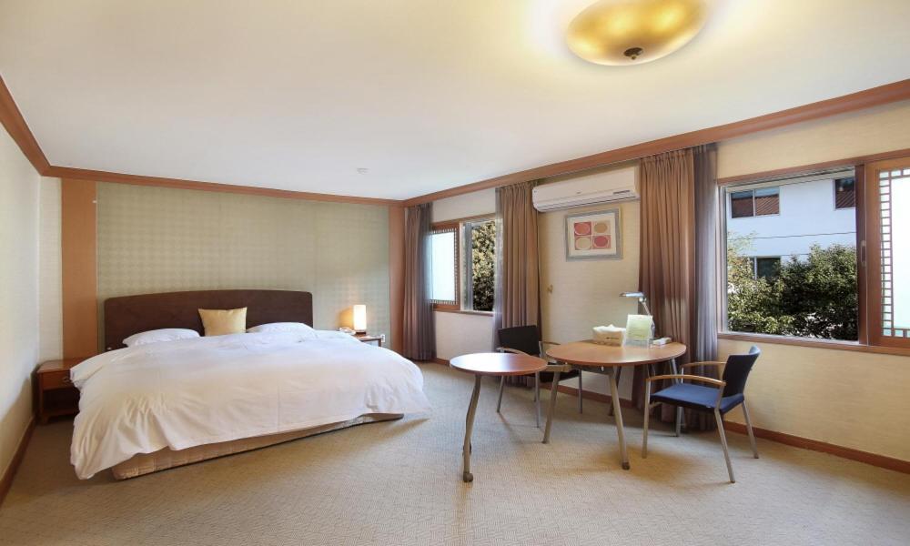 Admiral Hotel Kodzse Kültér fotó