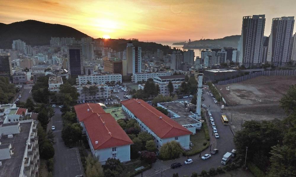 Admiral Hotel Kodzse Kültér fotó