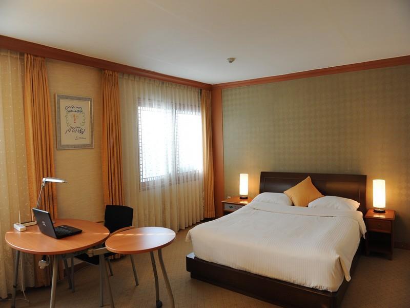 Admiral Hotel Kodzse Kültér fotó